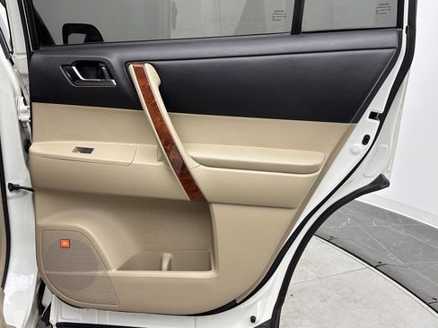 Used 2011 Toyota Highlander Limited image 30