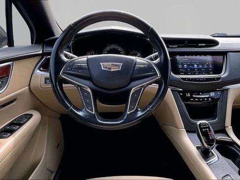 Used 2019 Cadillac XT5 Luxury image 8