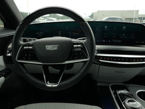 Certified 2024 Cadillac Lyriq Luxury AWD/4WD image 10