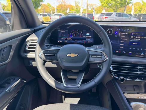 Used 2026 Chevrolet Traverse LT w/ Sun and Wheel Package AWD/4WD image 23