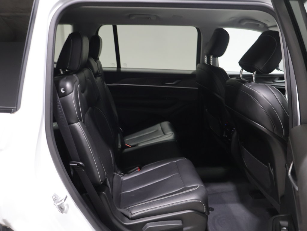 Used 2023 Jeep Grand Cherokee L Limited AWD/4WD image 20