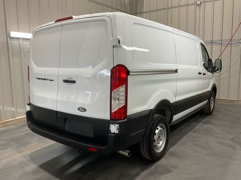 Used 2026 Ford Transit 250 Low Roof image 21