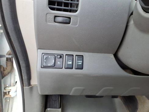 Used 2017 Nissan Frontier SV w/ SV Value Truck Package AWD/4WD image 8