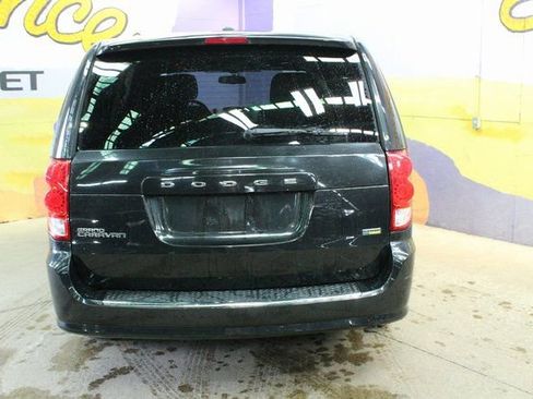 Used 2016 Dodge Grand Caravan SE image 7