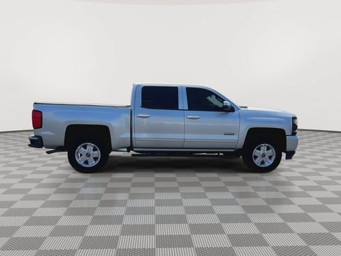 Used 2018 Chevrolet Silverado 1500 LT w/ Texas Edition AWD/4WD image 9