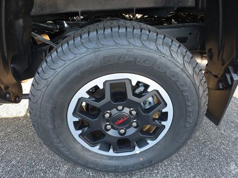 New 2024 Toyota Tacoma TRD Off-Road image 5