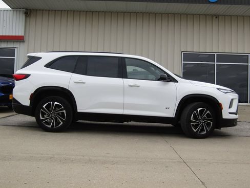 Used 2025 Buick Enclave Sport Touring AWD/4WD image 2