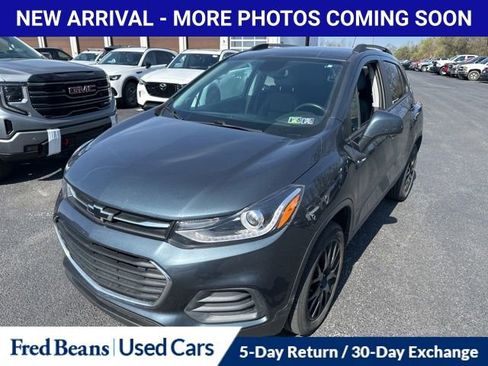 Used 2022 Chevrolet Trax LT w/ Premium Seat Package image 4