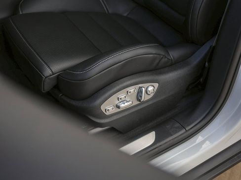 Used 2026 Porsche Macan S image 15