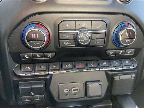 Used 2020 Chevrolet Silverado 1500 High Country w/ Technology Package image 19