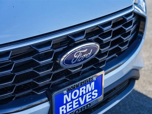 Used 2025 Ford Escape ST-Line w/ Equipment Group 301A image 3