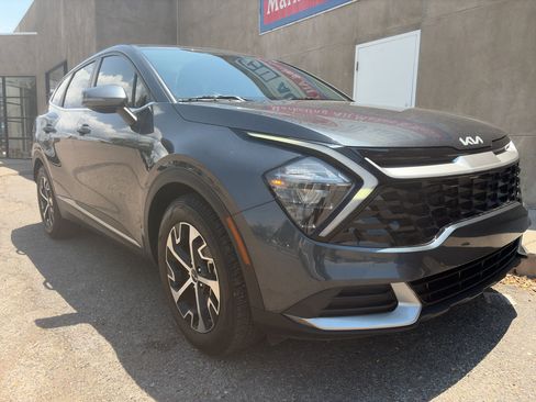 Used 2023 Kia Sportage EX FWD image 3