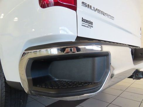 Used 2023 Chevrolet Silverado 1500 LT AWD/4WD image 36