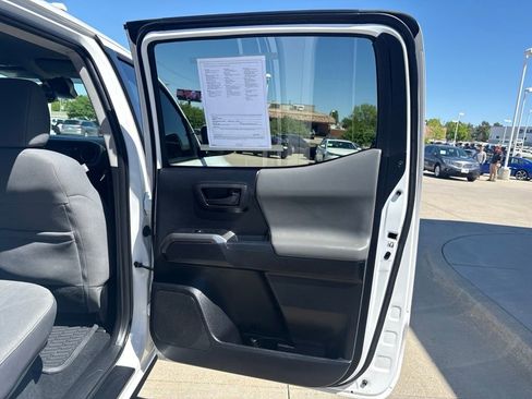 Used 2019 Toyota Tacoma SR5 AWD/4WD image 26