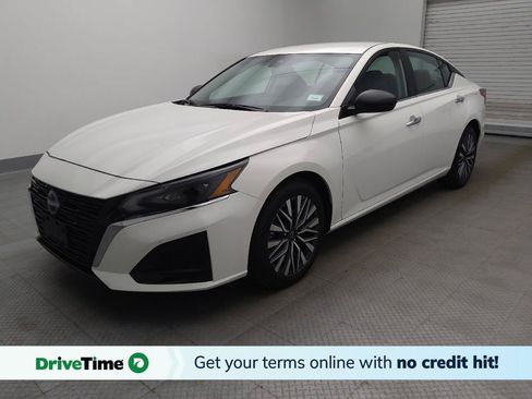 Used 2025 Nissan Altima 2.5 SV FWD image 1