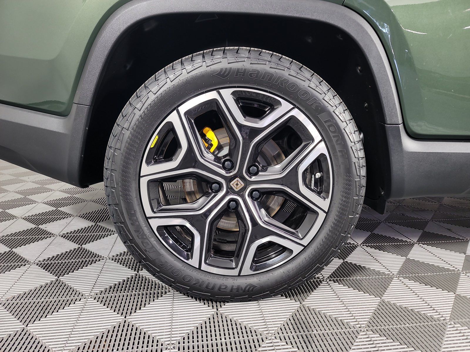 Used 2023 Rivian R1T Launch Edition AWD/4WD image 12