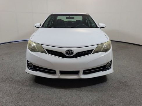 Used 2014 Toyota Camry SE FWD image 2