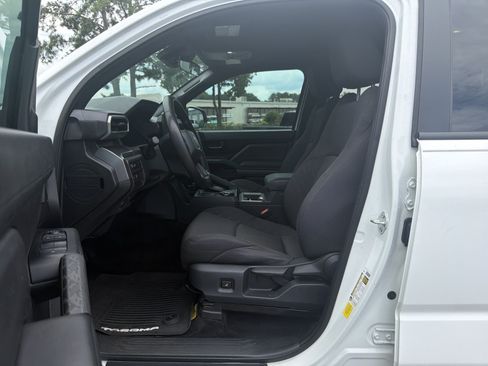 Used 2024 Toyota Tacoma SR5 AWD/4WD image 14