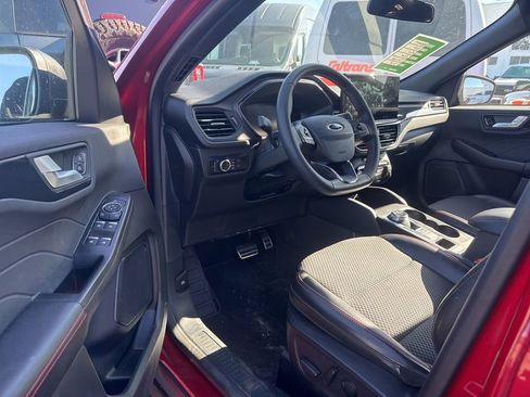 Used 2023 Ford Escape ST-Line w/ Tech Pack #1 image 5