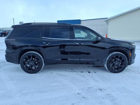 Used 2025 Chevrolet Traverse RS image 7