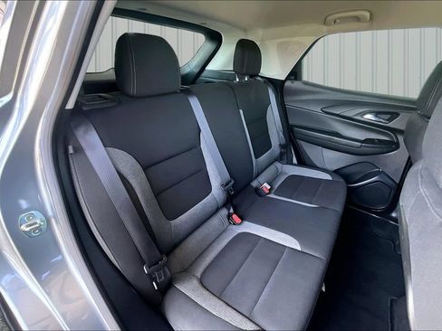 Used 2023 Chevrolet TrailBlazer LS FWD image 18