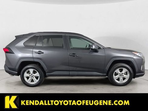 Used 2019 Toyota RAV4 XLE w/ Carpet Mat Package FWD image 4