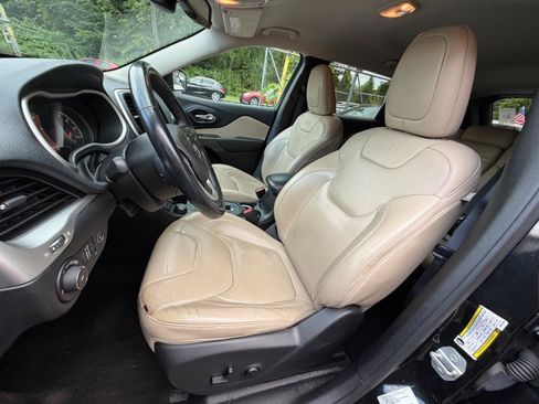 Used 2015 Jeep Cherokee Limited w/ Luxury Group AWD/4WD image 17