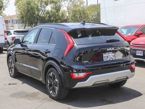Certified 2025 Kia Niro EX FWD image 8