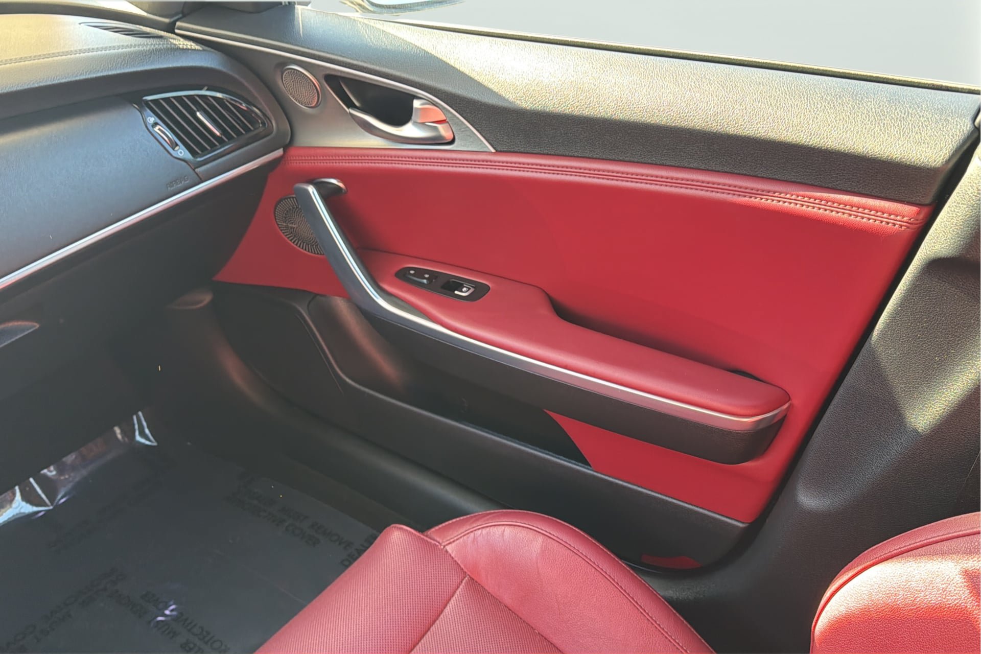 Used 2018 Kia Stinger GT1 RWD image 17