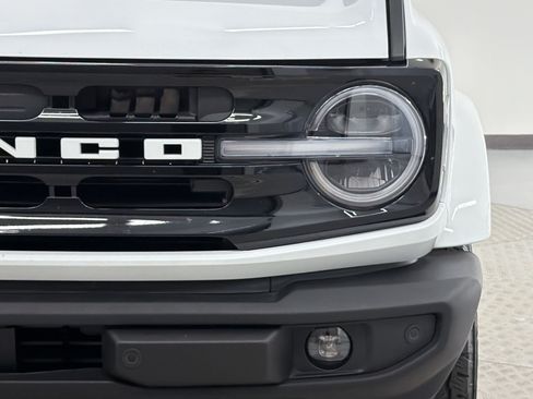 Used 2023 Ford Bronco Outer Banks AWD/4WD image 12