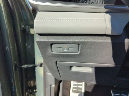 New 2026 Volkswagen Tiguan SE R-Line image 19