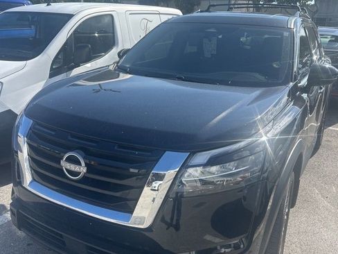 Certified 2024 Nissan Pathfinder SV w/ SV Premium Package image 3