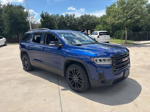 Used 2023 GMC Acadia SLT w/ Elevation Edition FWD image 3