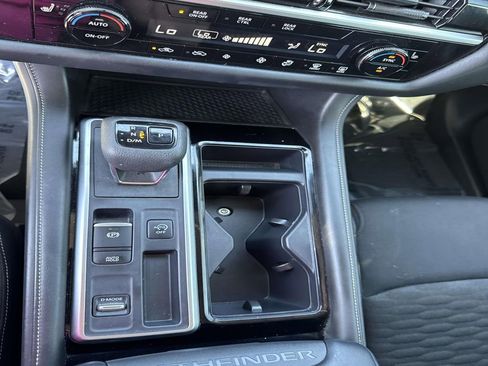 Certified 2024 Nissan Pathfinder SV image 29