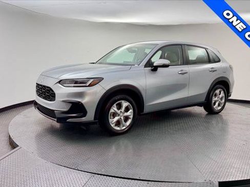 Used 2023 Honda HR-V LX image 2