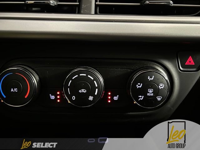 Used 2025 Chevrolet Trax LS w/ LS Convenience Package FWD image 17