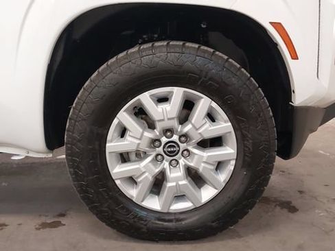 Used 2024 Nissan Frontier SV w/ SV Convenience Package AWD/4WD image 35