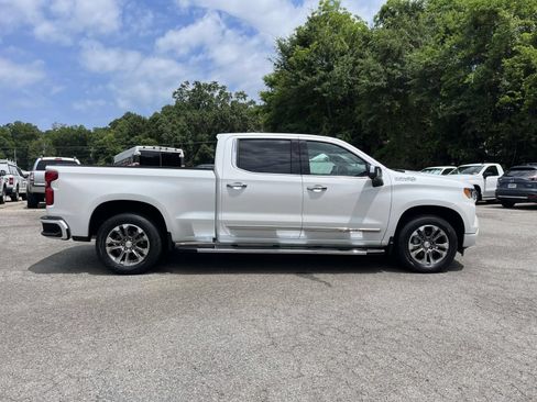 Used 2022 Chevrolet Silverado 1500 High Country w/ Z71 Off-Road Package AWD/4WD image 2