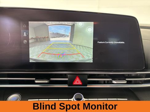 Used 2025 Hyundai Elantra Limited FWD image 16