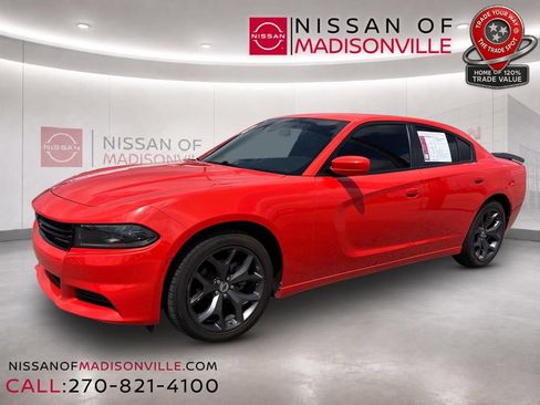 Used 2022 Dodge Charger SXT RWD image 4