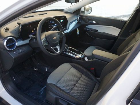 New 2026 Chevrolet Trax LT w/ Driver Confidence Package image 9