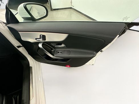 Used 2025 Mercedes-Benz CLA 250 4MATIC image 33