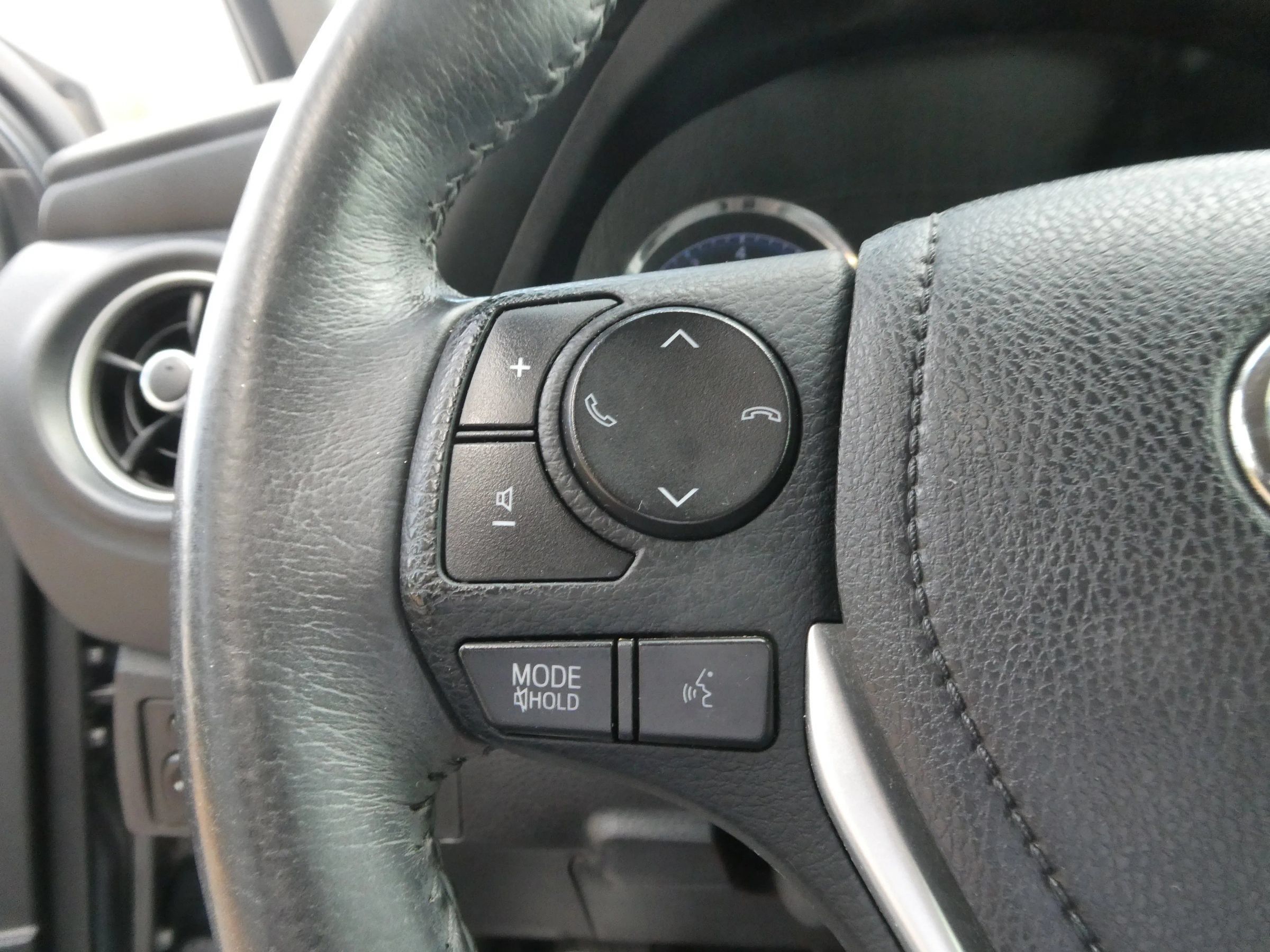 Used 2017 Toyota Corolla SE FWD image 16