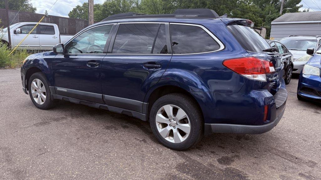 Used 2011 Subaru Outback 2.5i Limited AWD/4WD image 3