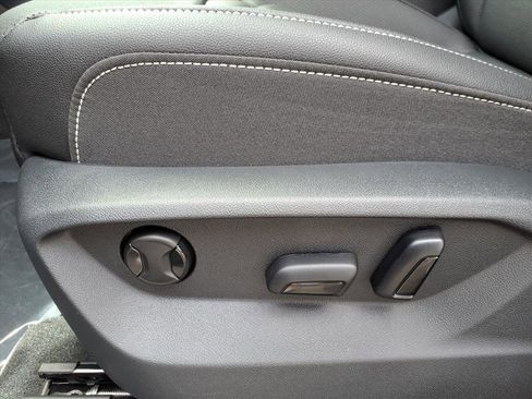 New 2026 Volkswagen Atlas SE image 13