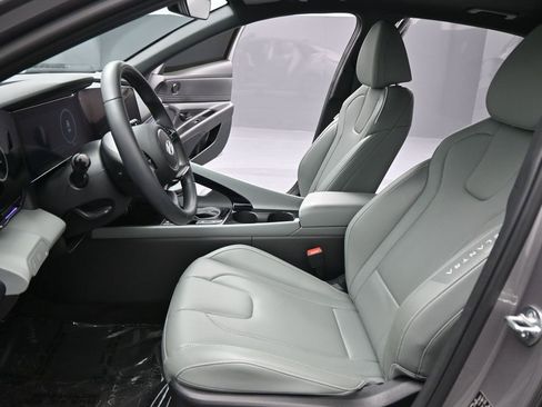 Used 2024 Hyundai Elantra Limited image 10