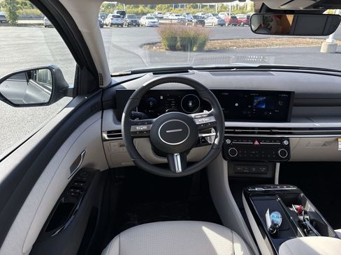 New 2026 Hyundai Tucson Limited image 17