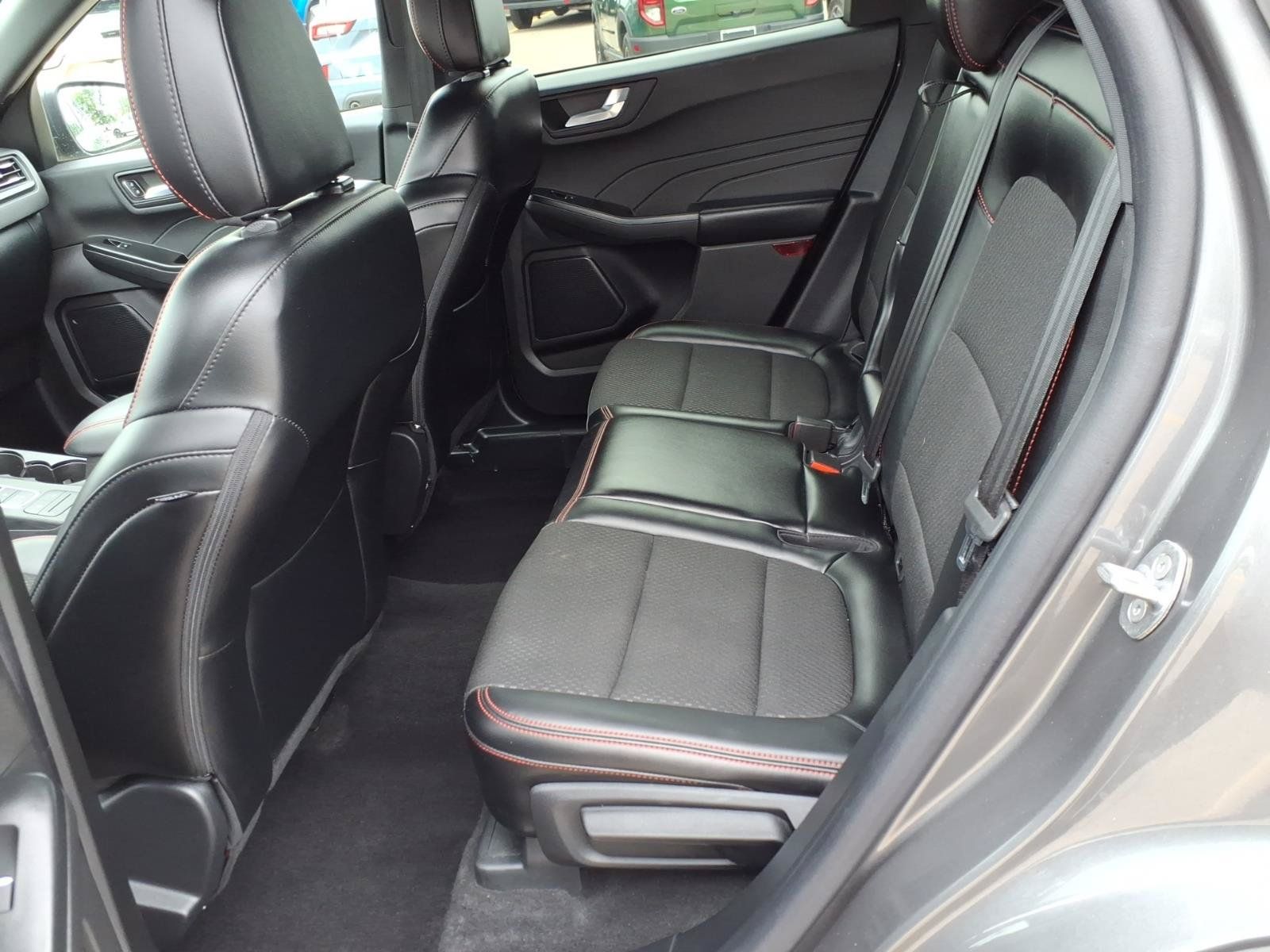Used 2025 Ford Escape ST-Line FWD image 14