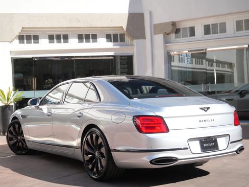 New 2026 Bentley Flying Spur Plug-In Hybrid image 3