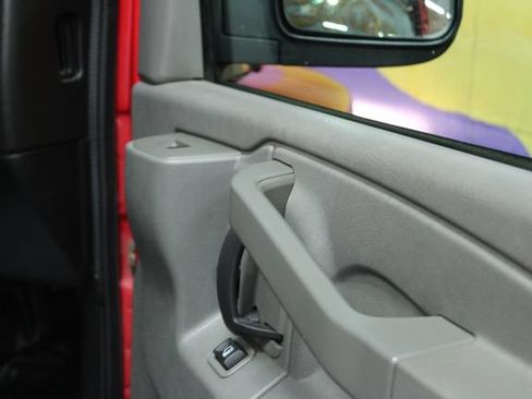 Used 2019 Chevrolet Express 2500 RWD image 11